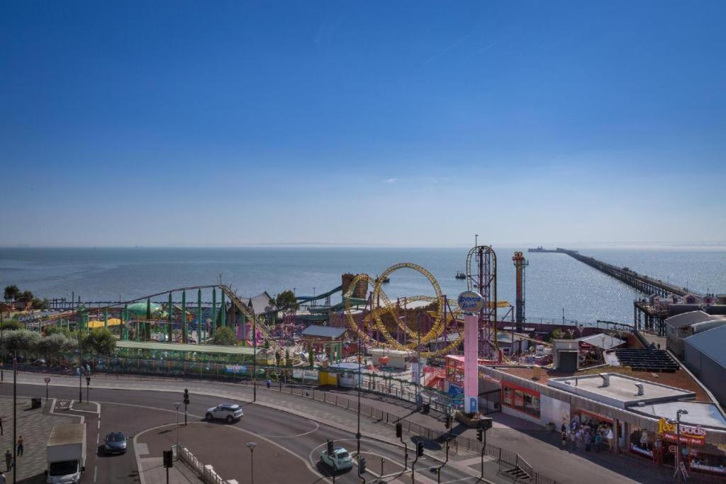 Marine Villa Hotel & Suites - Close To Beach, Train Station & Southend Airport Екстер'єр фото