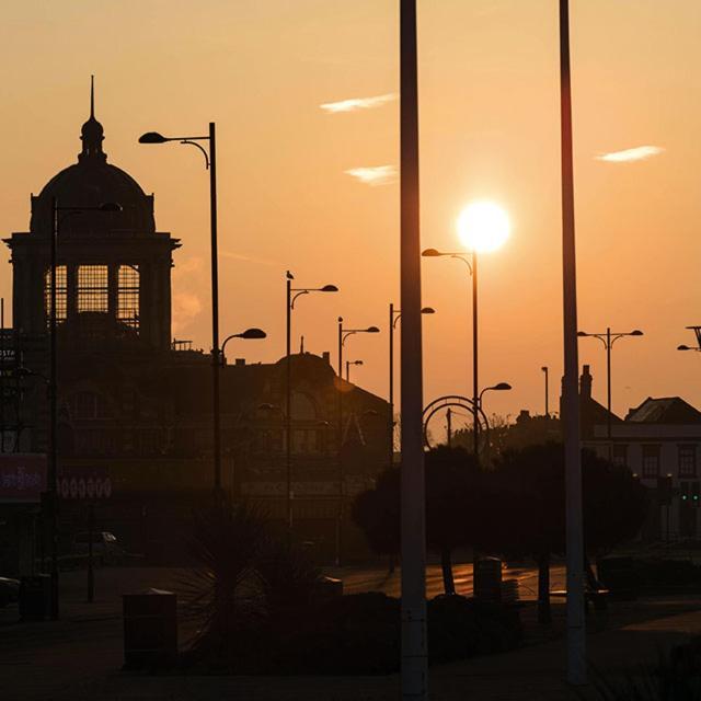 Marine Villa Hotel & Suites - Close To Beach, Train Station & Southend Airport Екстер'єр фото